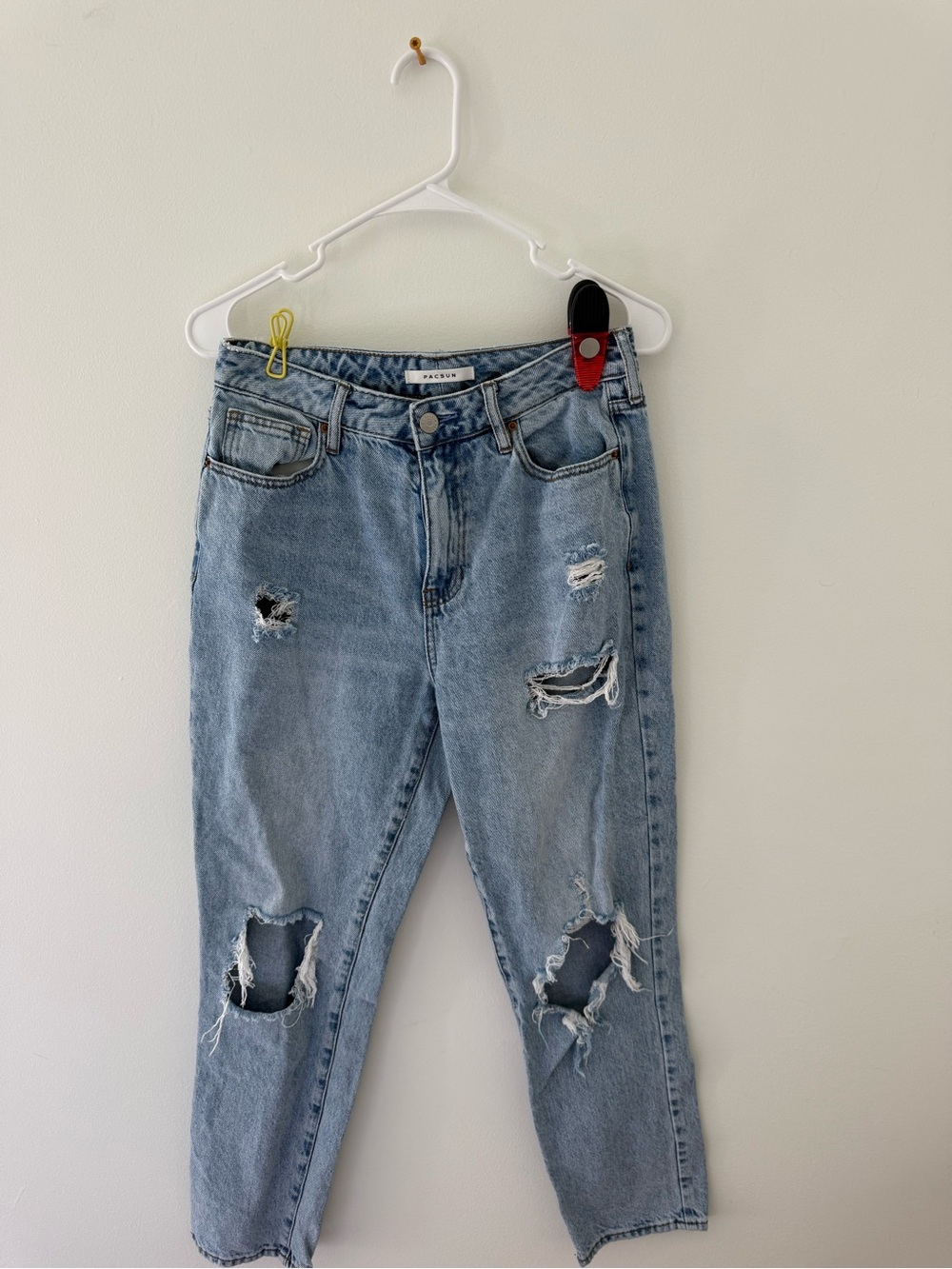 Pacsun High Waisted Mom Jean in Light Blue Distressed
